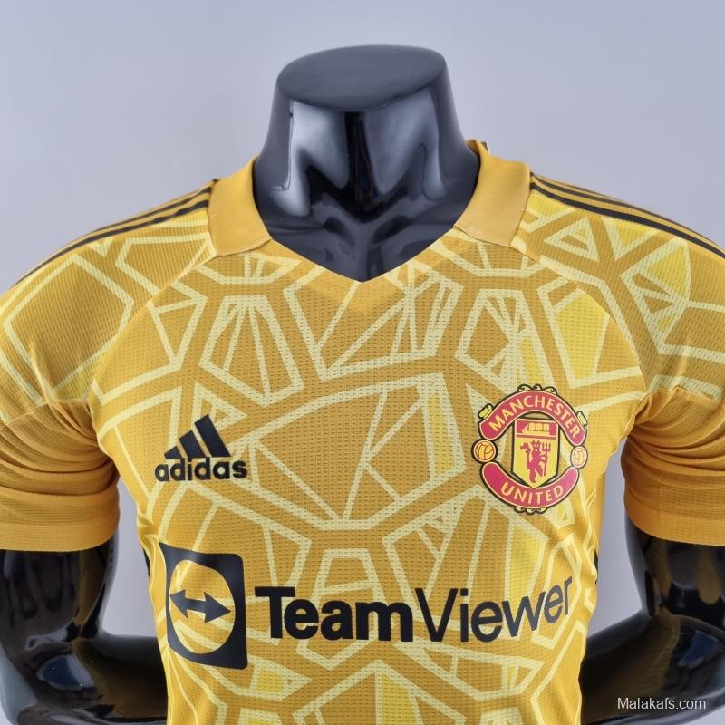 Player Version 22/23 Manchester United Yellow Goalkeeper