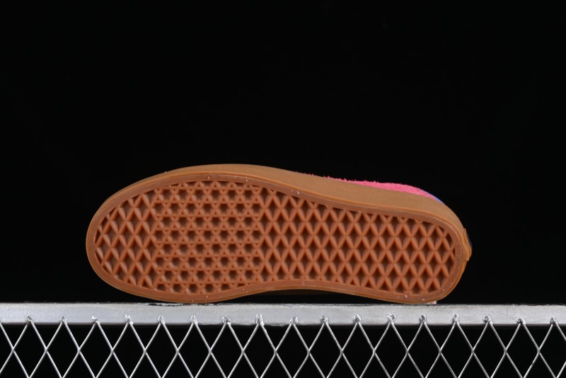 Vans Vault Og Sport Low Retro Suede Canvas Vulcanized Shoes in Dragon Fruit - VN000CQRCHL