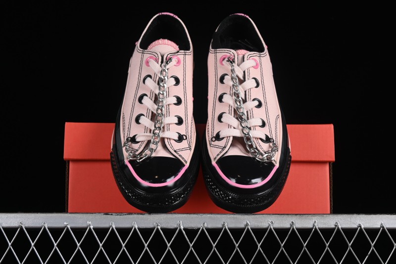 Converse Chuck 70s Low-Top Casual Sneakers with Black-Pink Chain Design - A09542C
