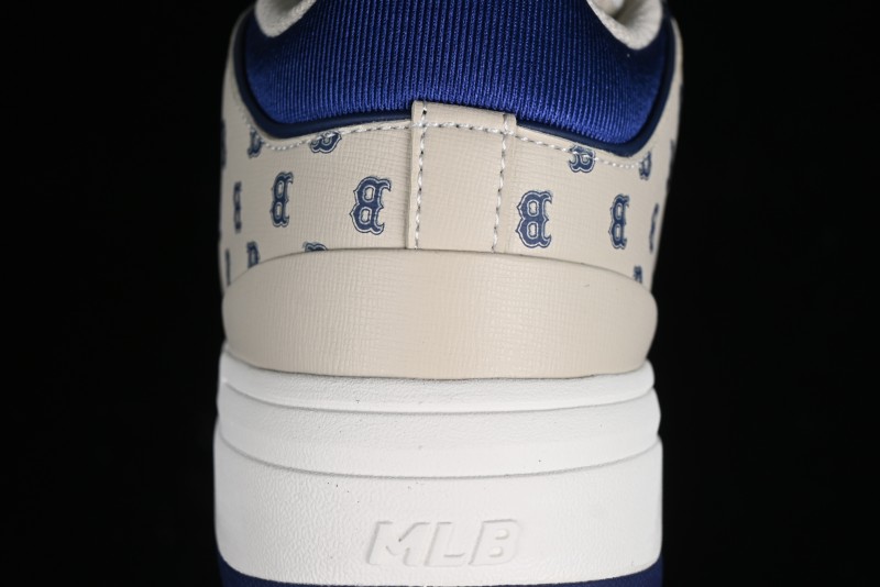 MLB Chunky Liner New York Yankees Lightweight Platform Sneakers with 6cm Height Increase - 3ASXLM13N43BGL