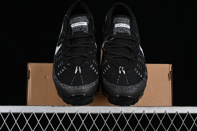 Nike Vapormax 2023 Flyknit Running Shoes with Full-Length Air Cushion - DV1678-001
