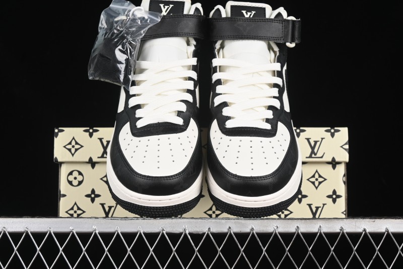 Nike Air Force 1 '07 Mid Casual Sneakers in Black - LL0222-005