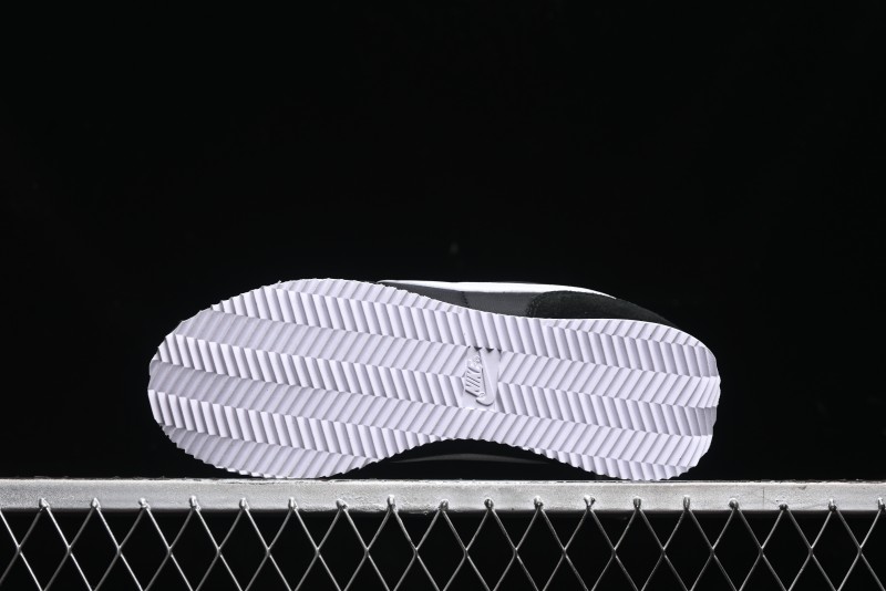 Nike Classic Cortez Leather Retro Running Shoes - HF0263-001