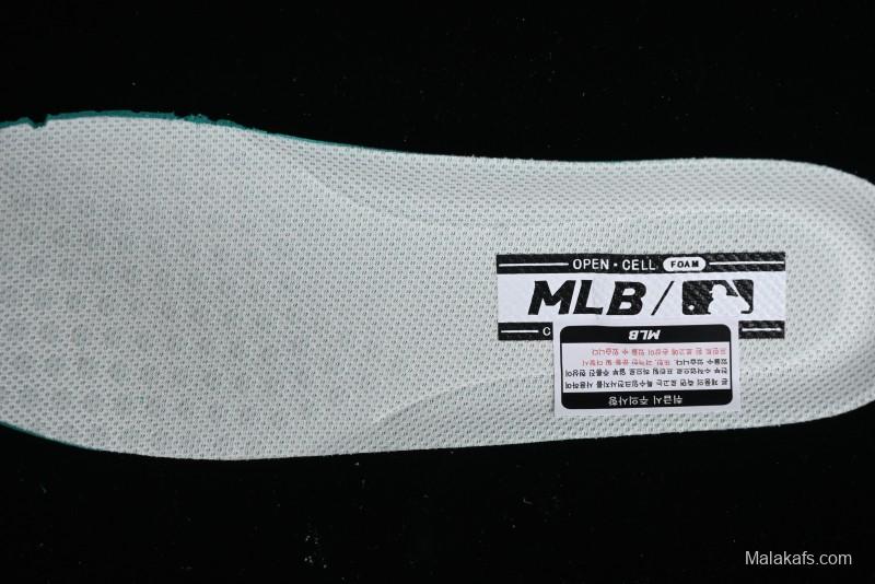 MLB Chunky Liner Basic New York Yankees Thick Sole Casual Sneakers with 6cm Height Increase - 3ASXCA12N43RDS