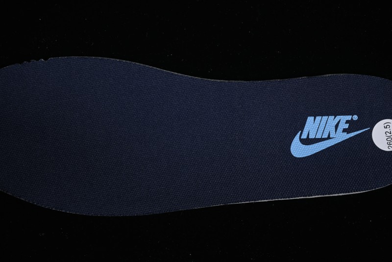 Nike Dunk Low SB Casual Skate Shoes in Obsidian/University Blue Colorway - FN7800-400