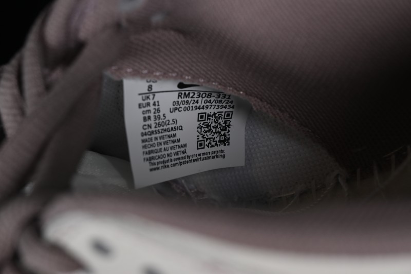 Nike Supreme SB Dunk Low Custom High-End Casual Skateboarding Shoes with Light Pink Colorway - RM2308-331