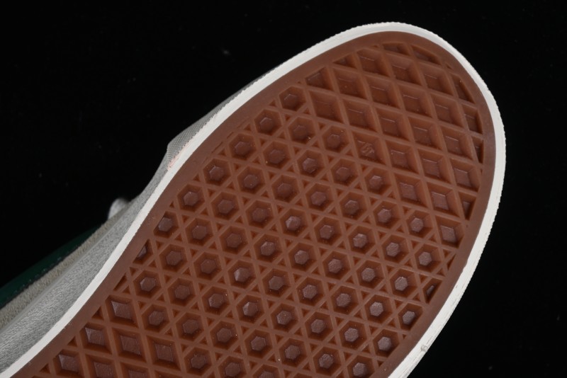 Vans Classics Knu Skool Retro Sneakers with Enlarged Toe and Thickened Tongue - VN009QCBDS
