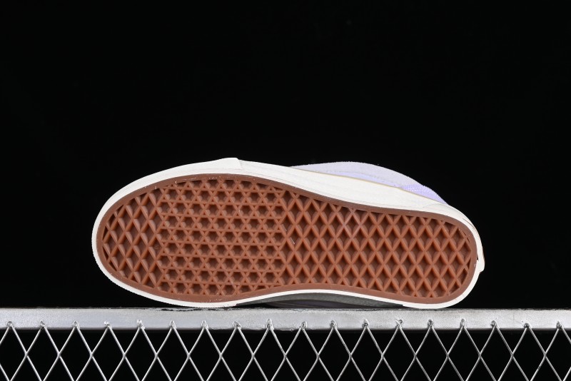 Vans Knu-Skool VR3 LX Low-Top Retro Sneakers in Dusty Purple - VN0009QCB9P