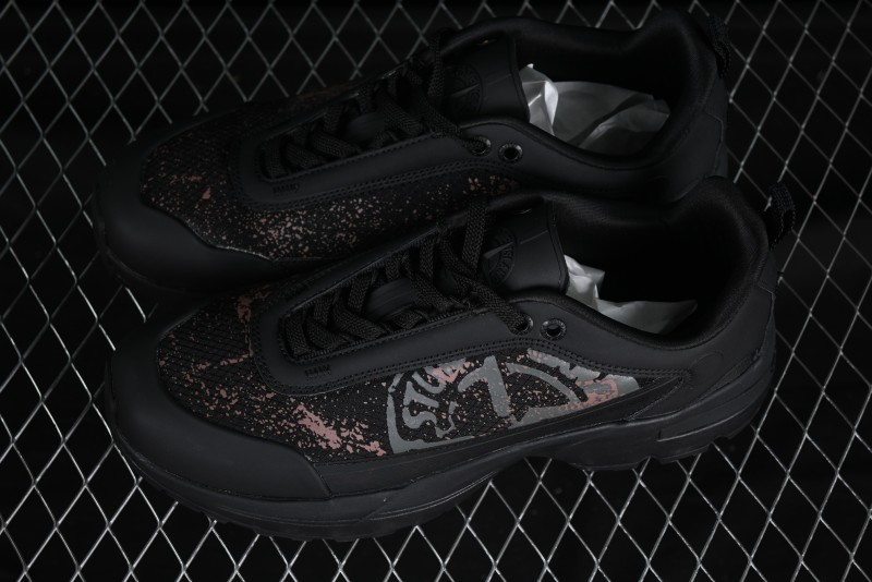 Stone Island Grime Panelled Low-Top Lifestyle Sneakers in Dark Brown - 79FWS0303