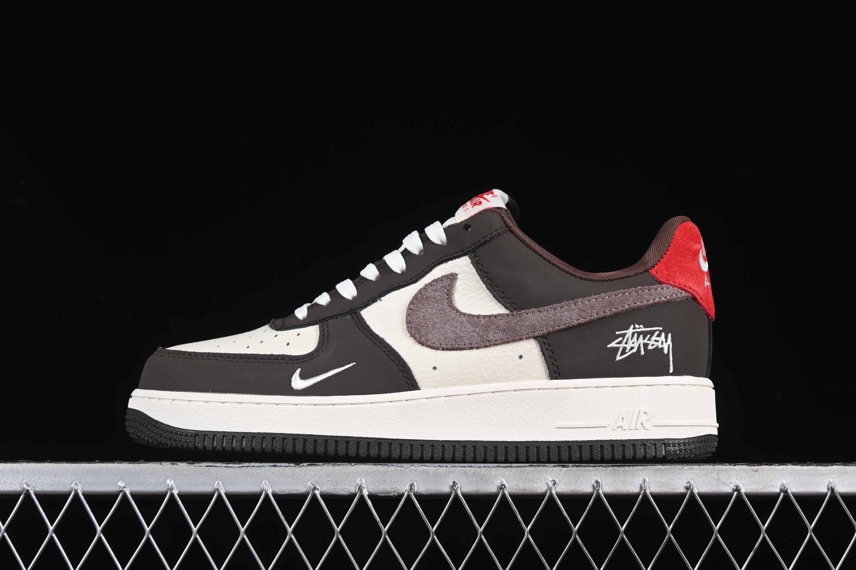 Nike Air Force 1 '07 Low Stussy Collaboration Red Tail Chocolate Low-Top Casual Sneakers - KK1988-057