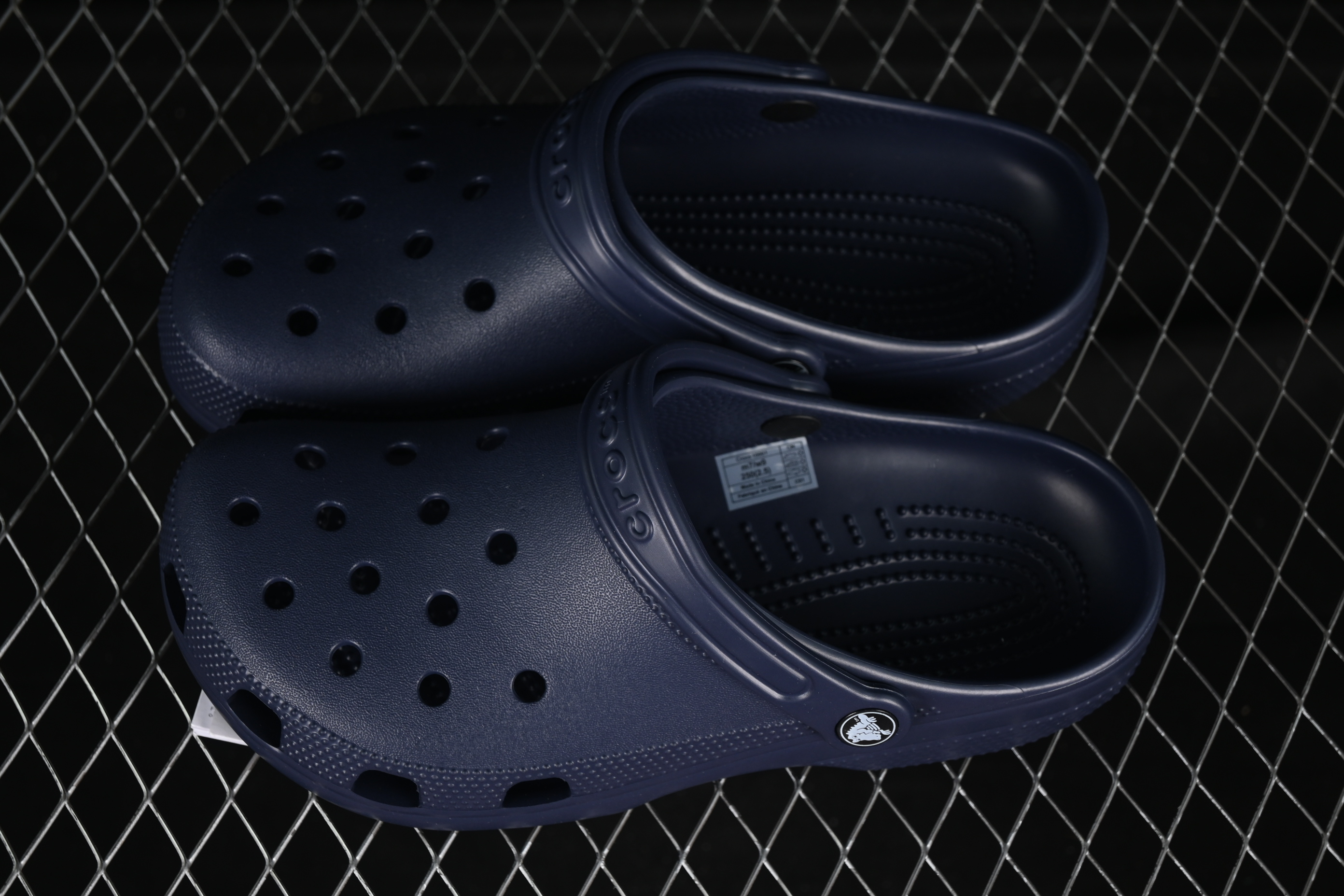 Crocs Classic Clog Unisex Summer Beach Sandals with Ventilation Holes - B.D4