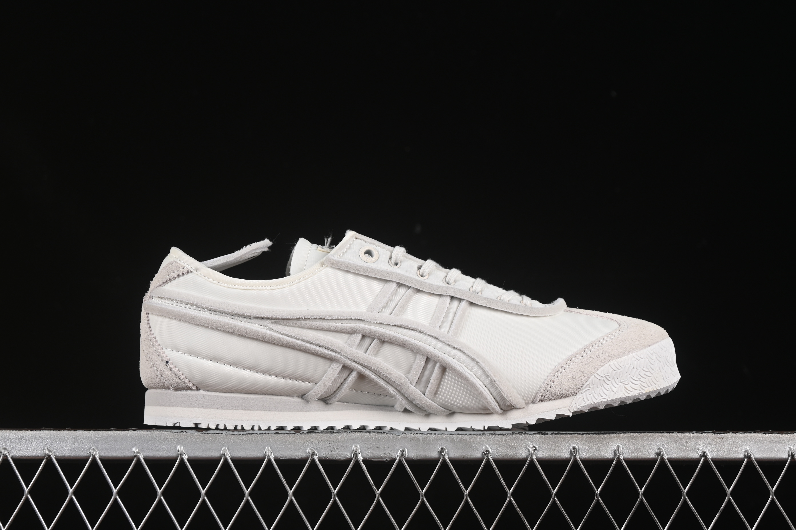 Onitsuka Tiger Mexico 66 SD Low-Top Casual Running Shoes - 1183C115-100