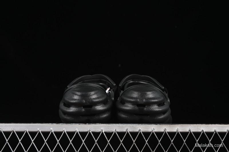 Crocs Classic Clog Slip-On Beach Sandals with Ventilation Holes - B.D4