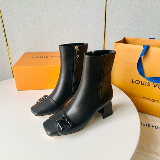 2024 Women Louis Vuitton Black Leather Ankle Boots Block Heel MJ00420