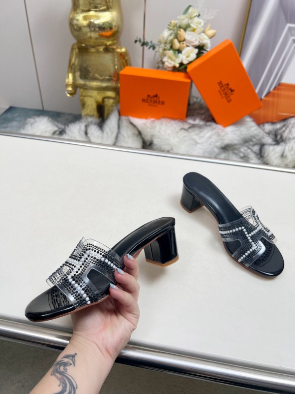 2025 Women Hermès Black Leather Slippers H Pattern MJ00180