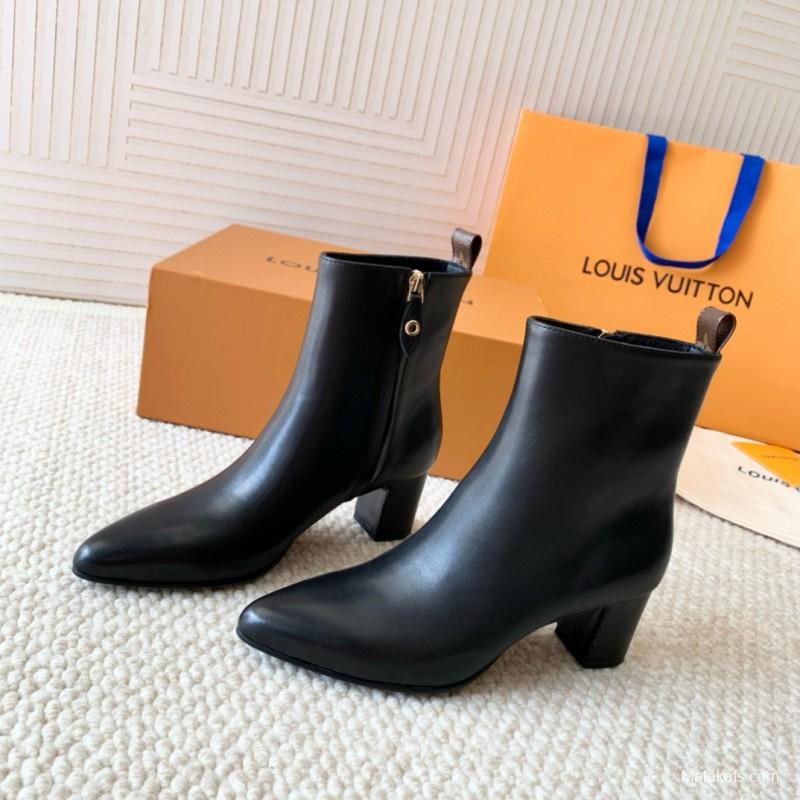 2024 Women Louis Vuitton Black Leather Boots MJ00410