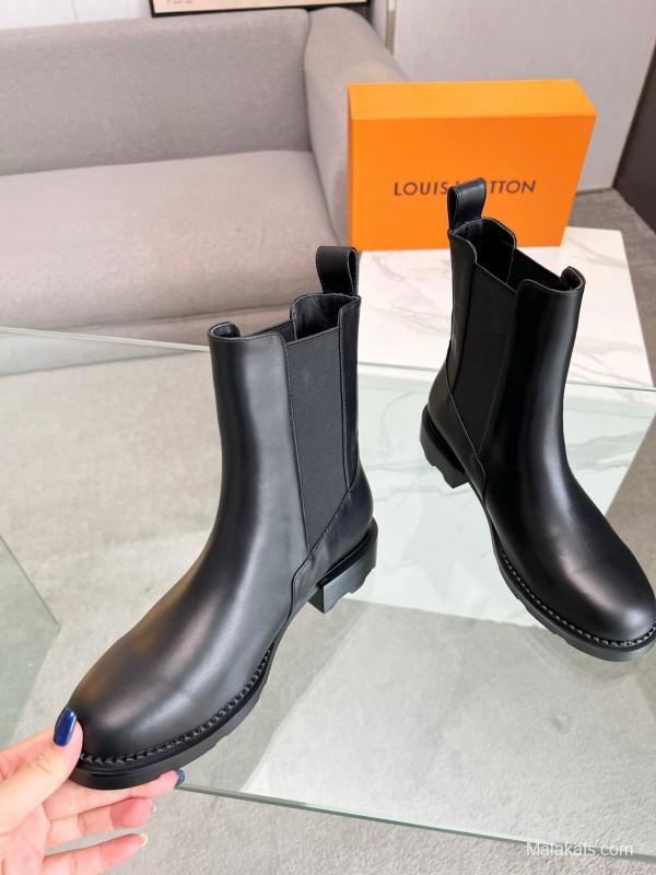 2024 Women Louis Vuitton Black Leather Ankle Boots MJ00310