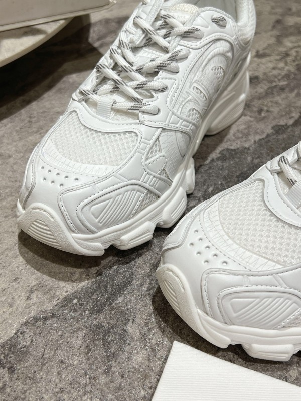 2025 Women Dior White Fabric Running Shoes KFY00370