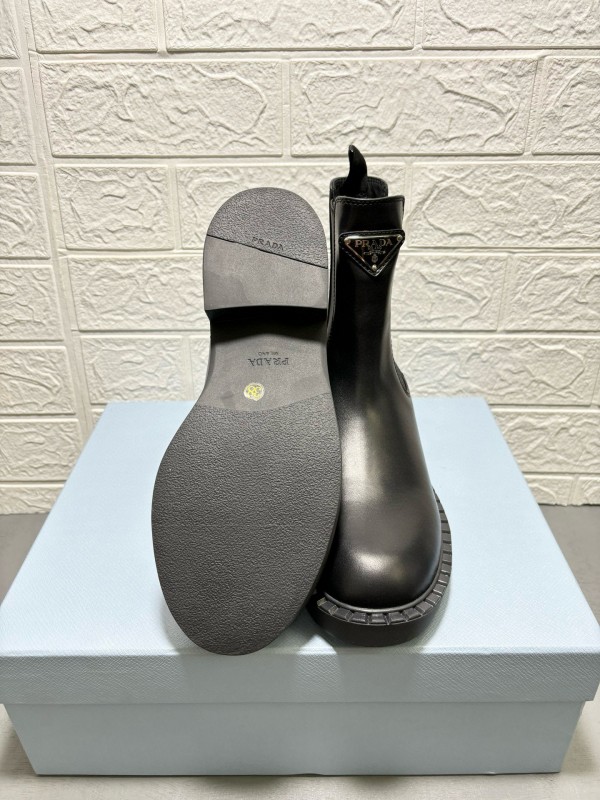 2024 Women Prada Black Leather Chelsea Boot MJ00380