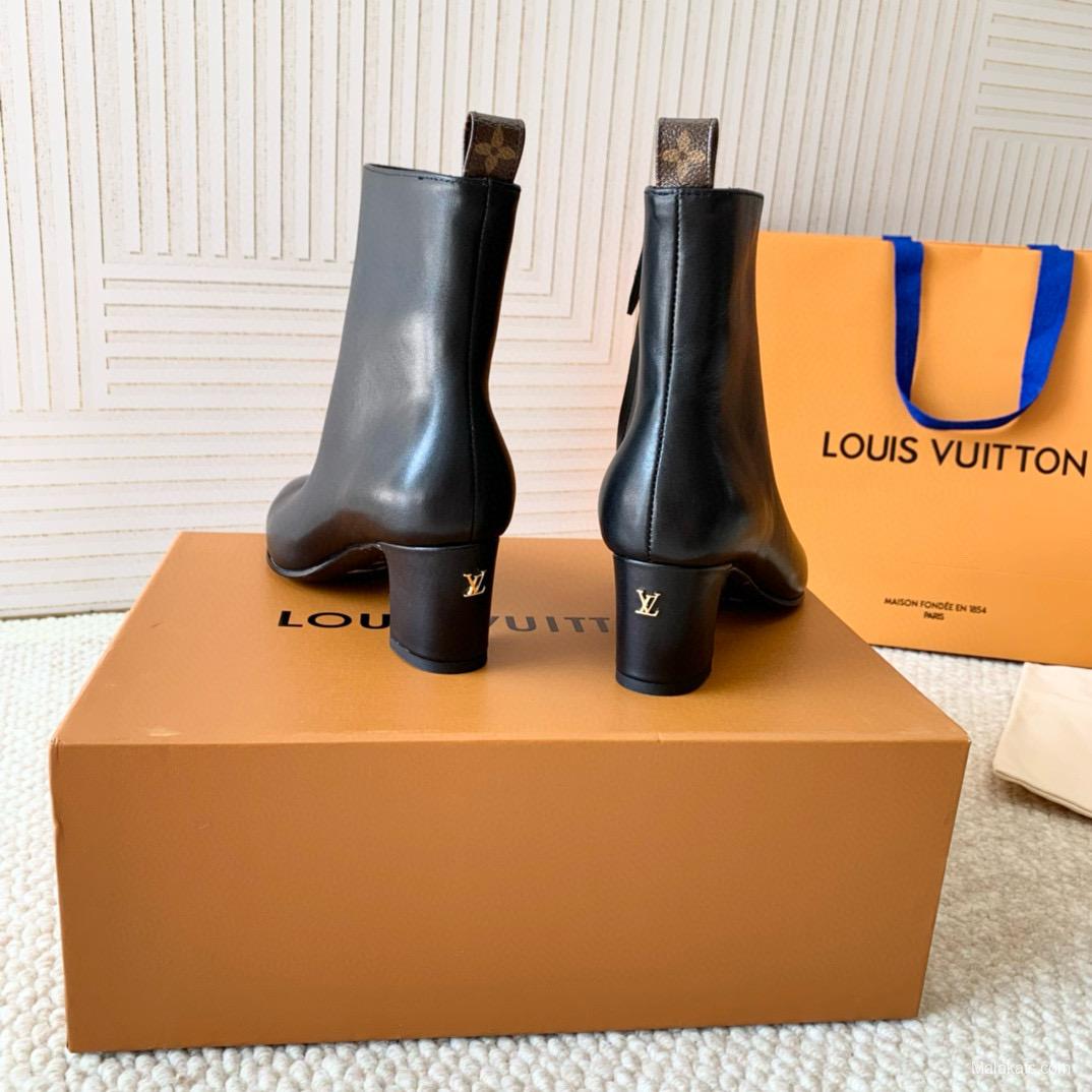 2024 Women Louis Vuitton Black Leather Boots MJ00410