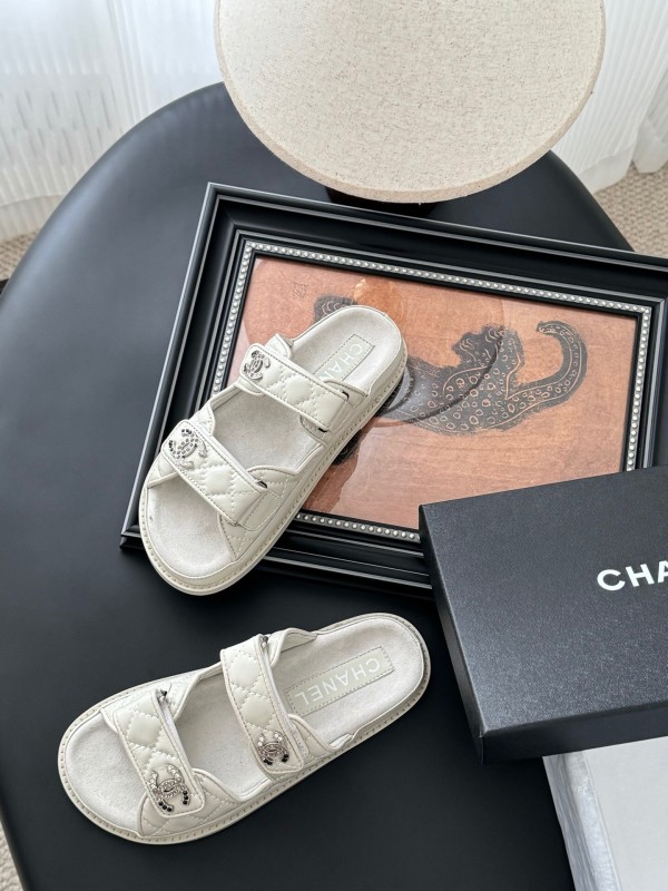 2025 Women Chanel White Leather Sandals LY00310