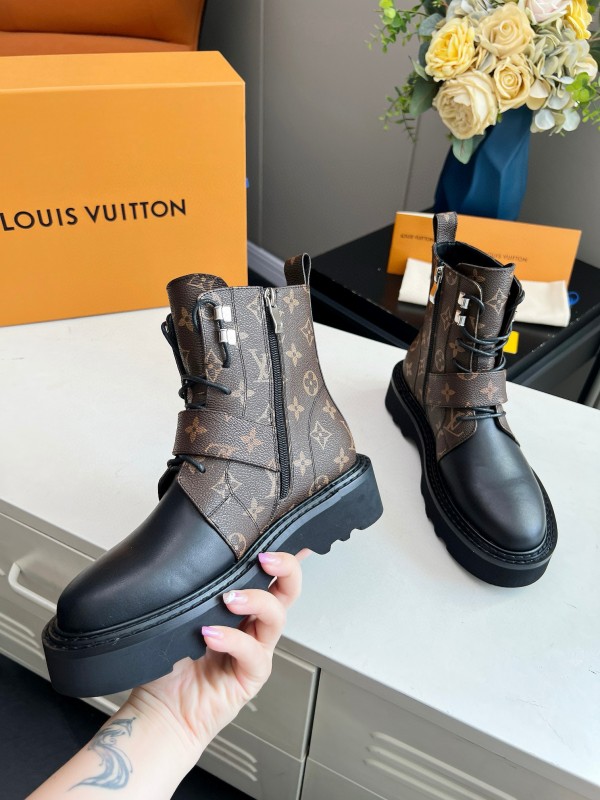 2024 Women Louis Vuitton Brown Black Leather Ankle Boots MJ00310