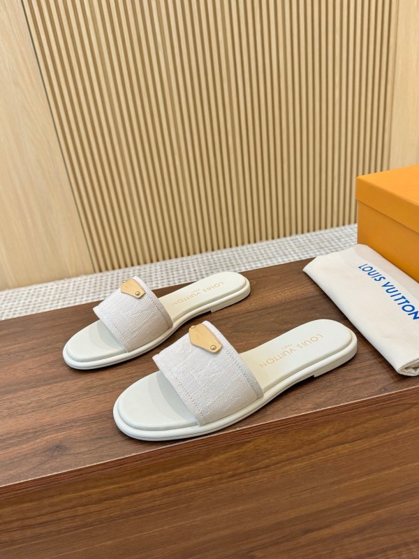 2025 Women Louis Vuitton White Leather Slippers LY00200