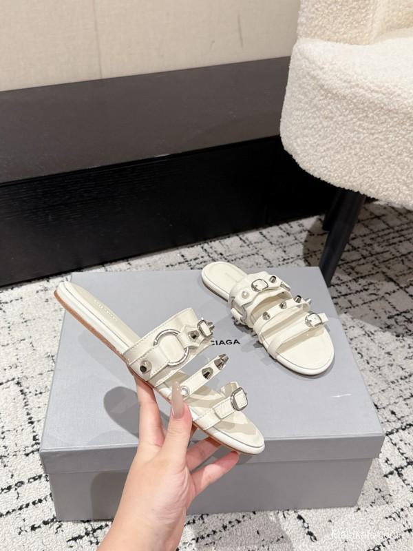 2025 Slippers Balenciaga White Leather Metal Studs KFY00289