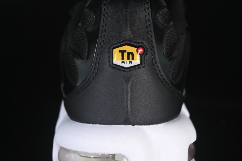 Nike Air Max Plus Retro Running Shoes with Air Cushion Technology - DM2362-001