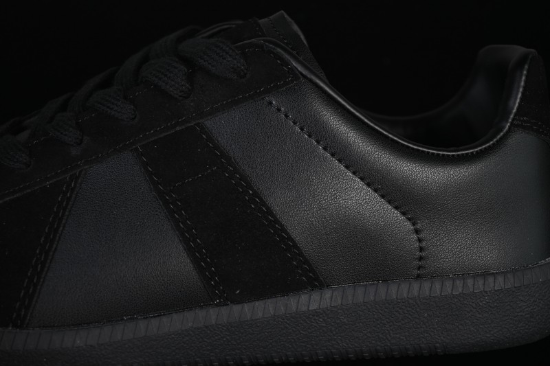 Maison Margiela Replica Calfskin Casual Sneakers - S57WS0236