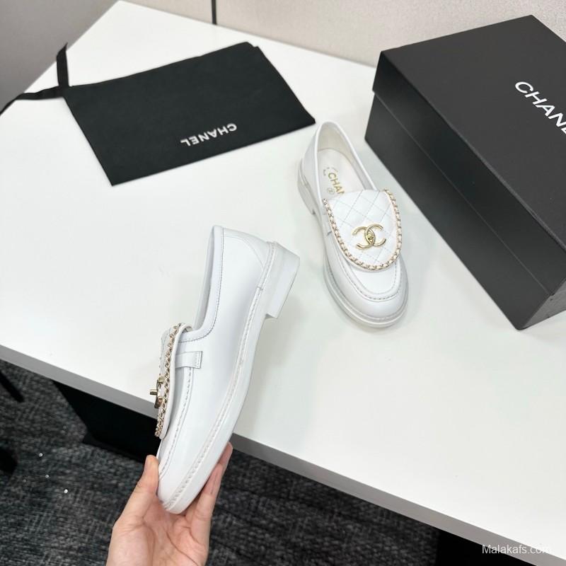 Chanel Classic Flap Chain CC Loafers with Buckle Closure - LY00320