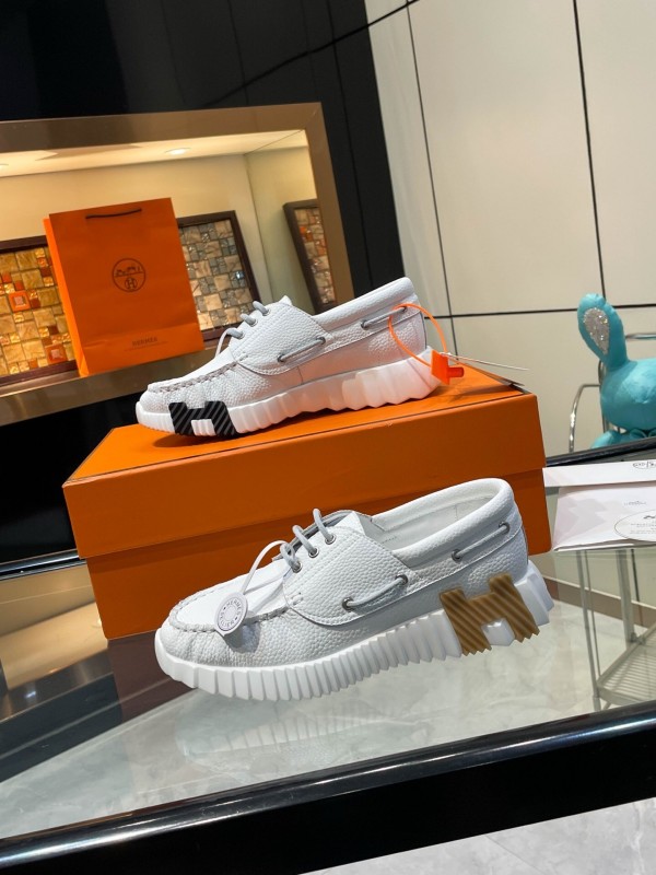 Hermès Classic Casual Sports Shoes with Exaggerated H Logo and Heightening Design - LY00300