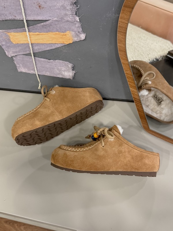 UGG 2025 Spring/Summer Collection Cozy Wool Slippers with Retro Buckle - KFY00240