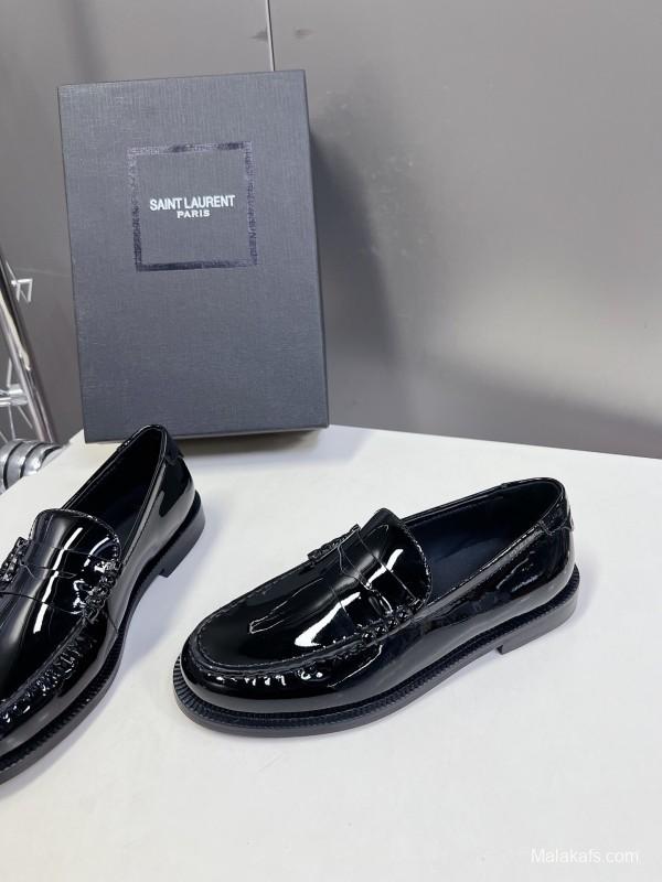 Saint Laurent Classic Loafer Flats - KFY00350