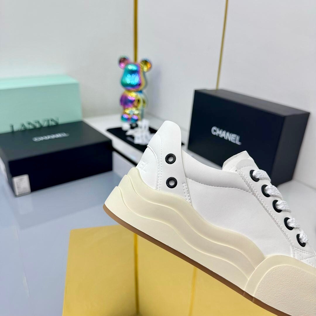 Chanel 2025 SS Casual Sneakers Panda Color Bread Shoes - LY00320