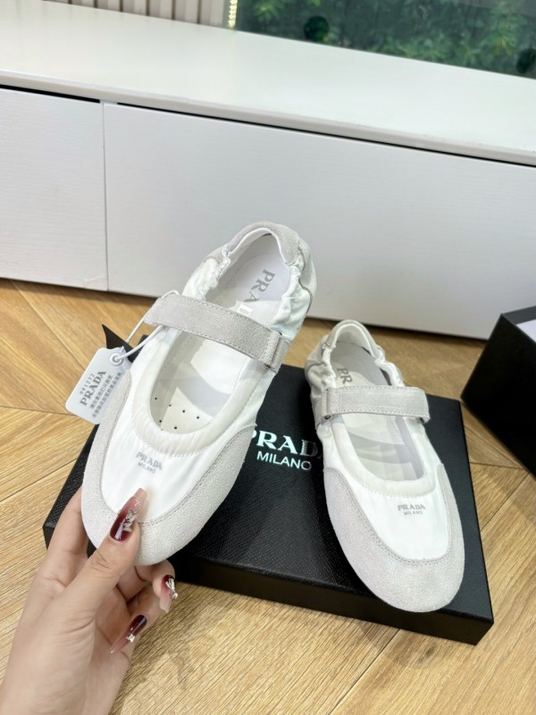 Prada Metal Toe Thin Sole Training Shoes Casual Sneakers - LY00260