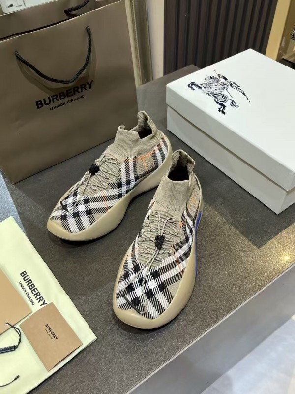 Burberry 2025/SS Italy Made Sneakers - KFY00280