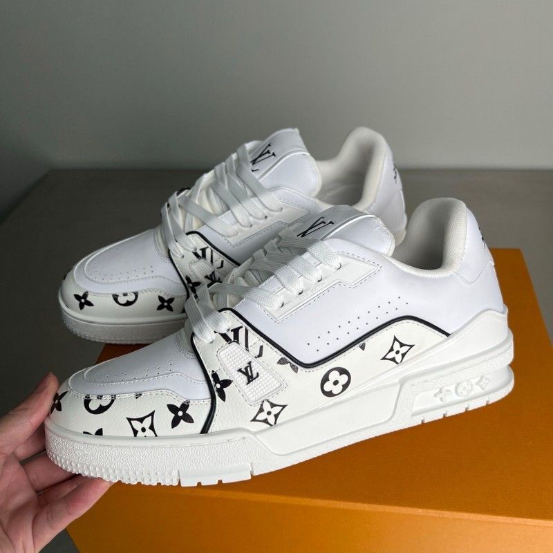 Louis Vuitton Signature Logo Sneakers with Calfskin Upper - YC