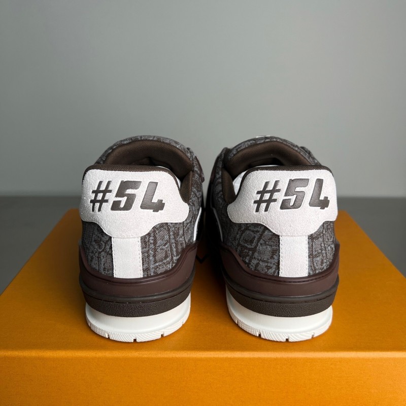 Louis Vuitton 2025 Spring/Summer Collection Luxury Sneakers with Signature Logo and Dual-Color TPU Outsole - YC