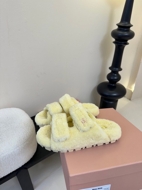 Miu Miu 2025 SS Fur Slides - KFY00310