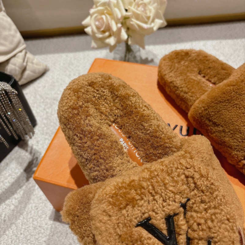 L Brand New Wool Slippers Comfortable Lazy Home Shoes - LY00260