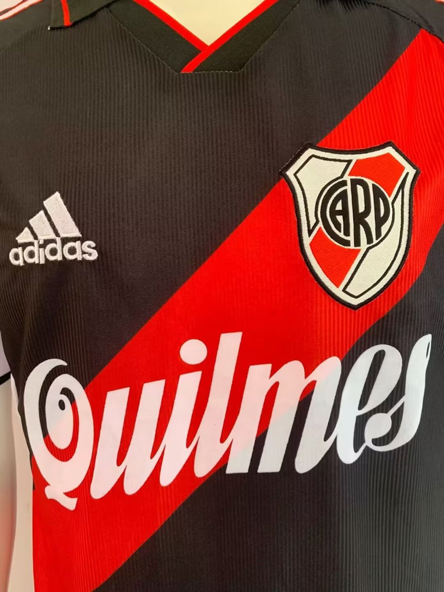 Retro 00/01 River Plate Third Jersey